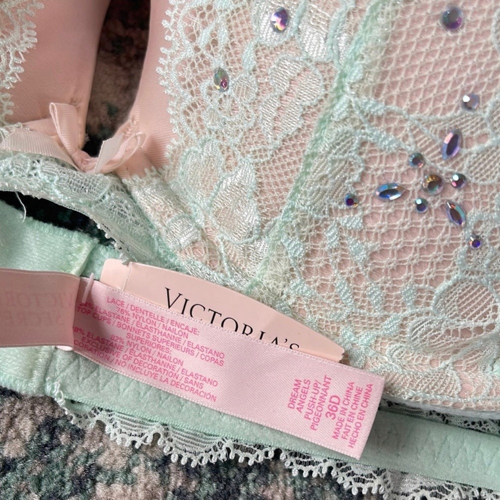 36D VS bra bundle - Picture 3 of 5